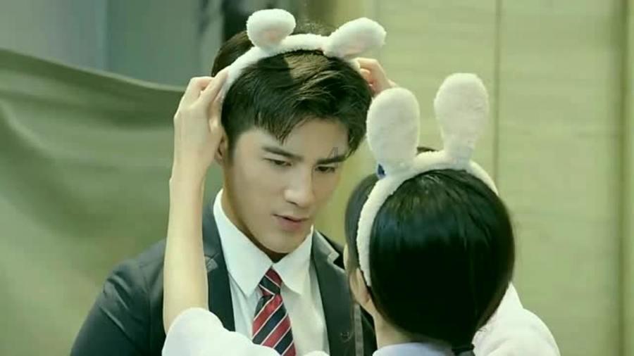 负二又五分之四负十一又五分之一负二又二分之一谁大？